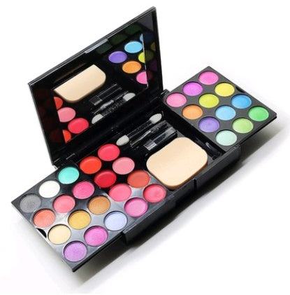 "Exquisite Eyeshadow Palette & Concealer Set"