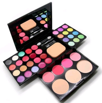 "Exquisite Eyeshadow Palette & Concealer Set"